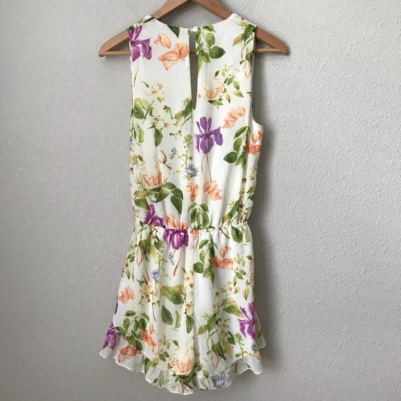 Show Me Your Mumu RiRi Floral Shorts Romper - Picture 4 of 7